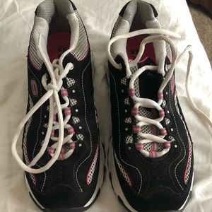 Sketcher tennis shoes